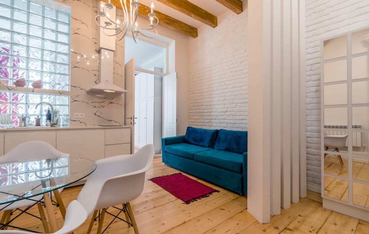 Irina'S Cozy Apartment #21 Tbilisi Bagian luar foto