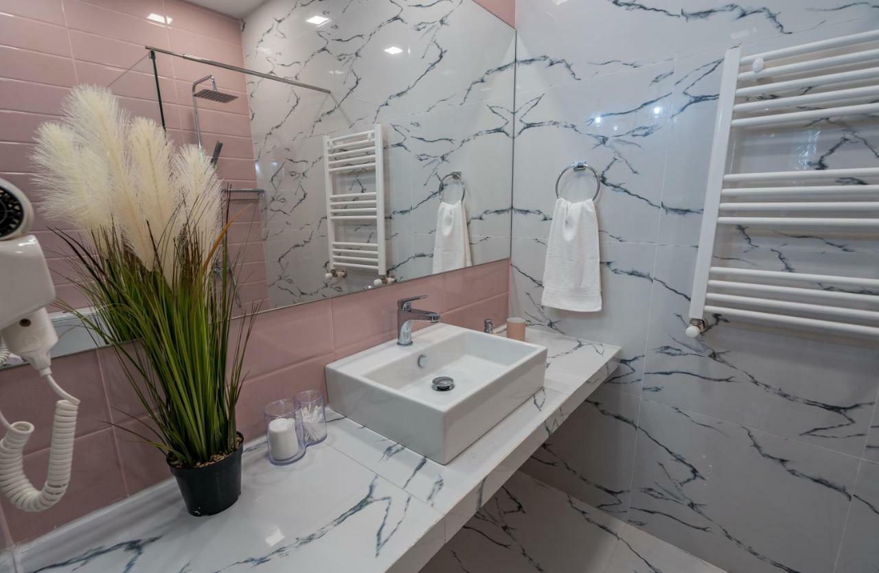 Irina'S Cozy Apartment #21 Tbilisi Bagian luar foto